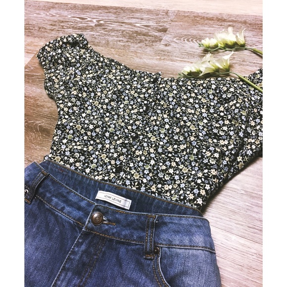 Anxiety Tops - Vintage Flower Crop Top